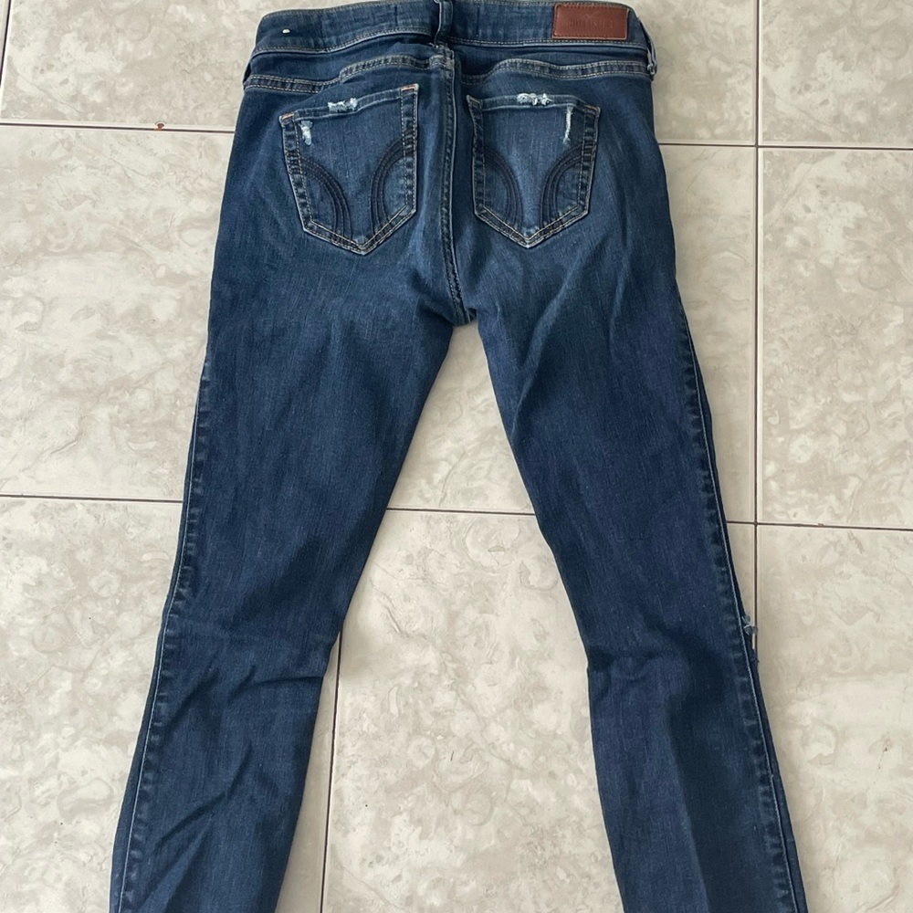 Size 1 Hollister ripped skinny jeans